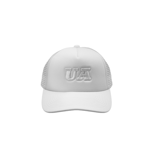UA TRUCKER CAP - DOVE WHITE