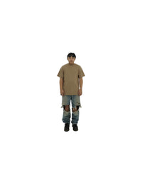 Model in UA Mocha luxury tee